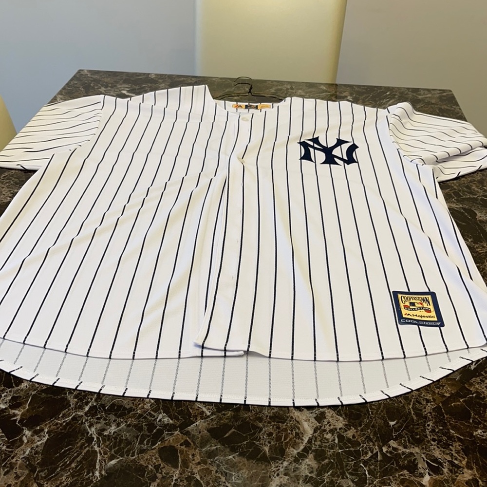 New York Yankees Babe Ruth Jersey. White and Blue. Size 4XT.